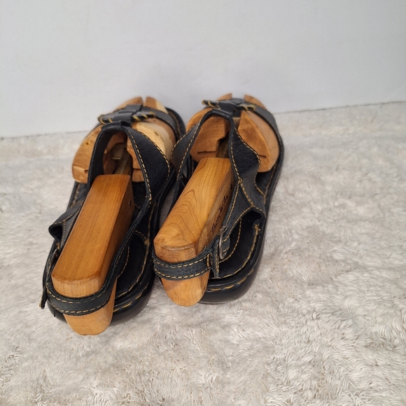 Born Sandals - Picture 4 of 9